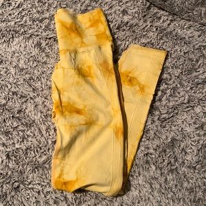 Tie dye butt scrunch leggings